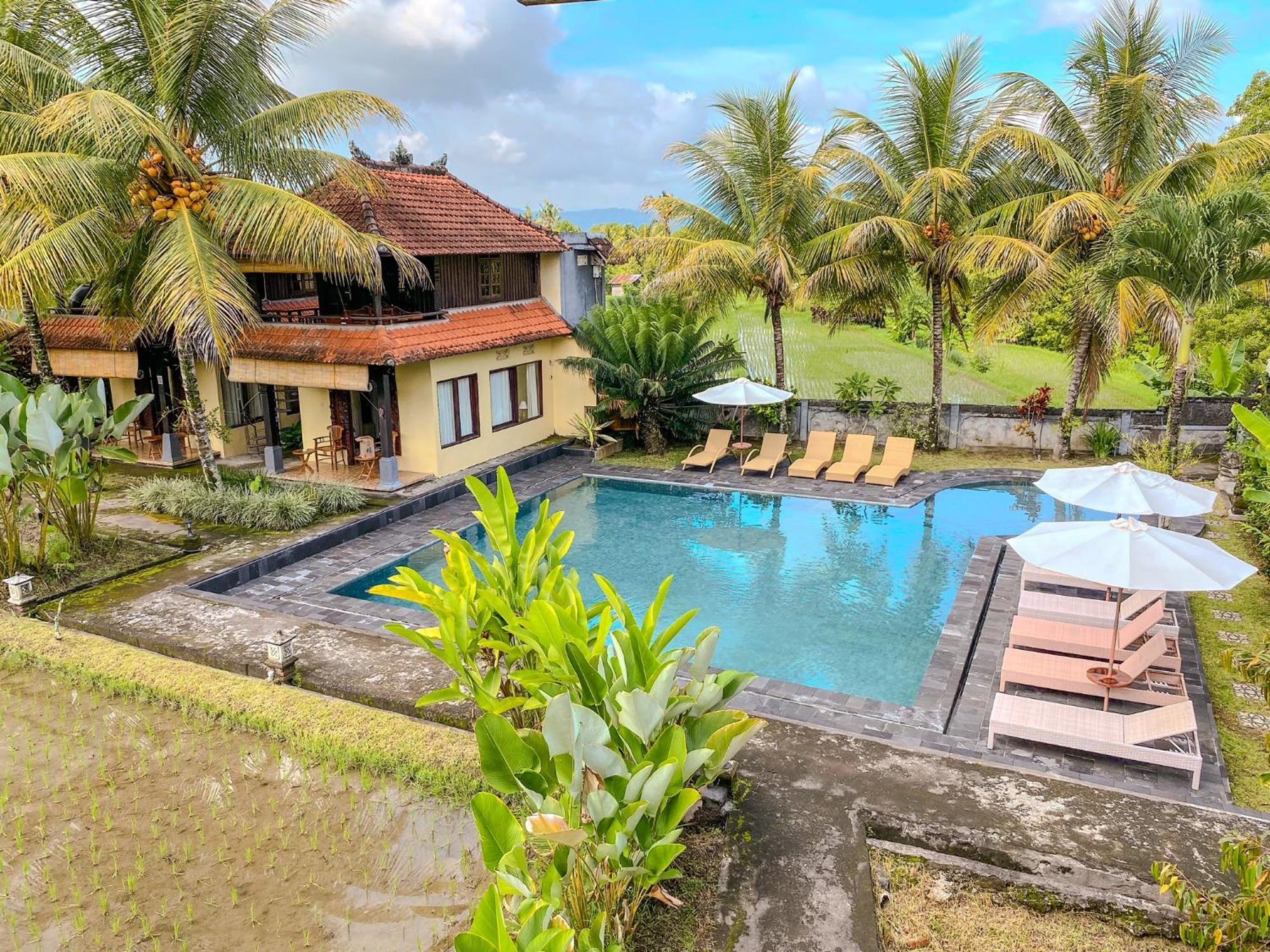 Atres Villa Munduk  Exterior photo