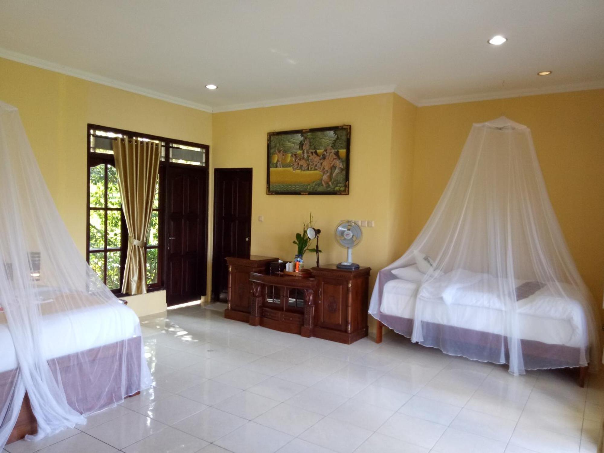 Atres Villa Munduk  Exterior photo