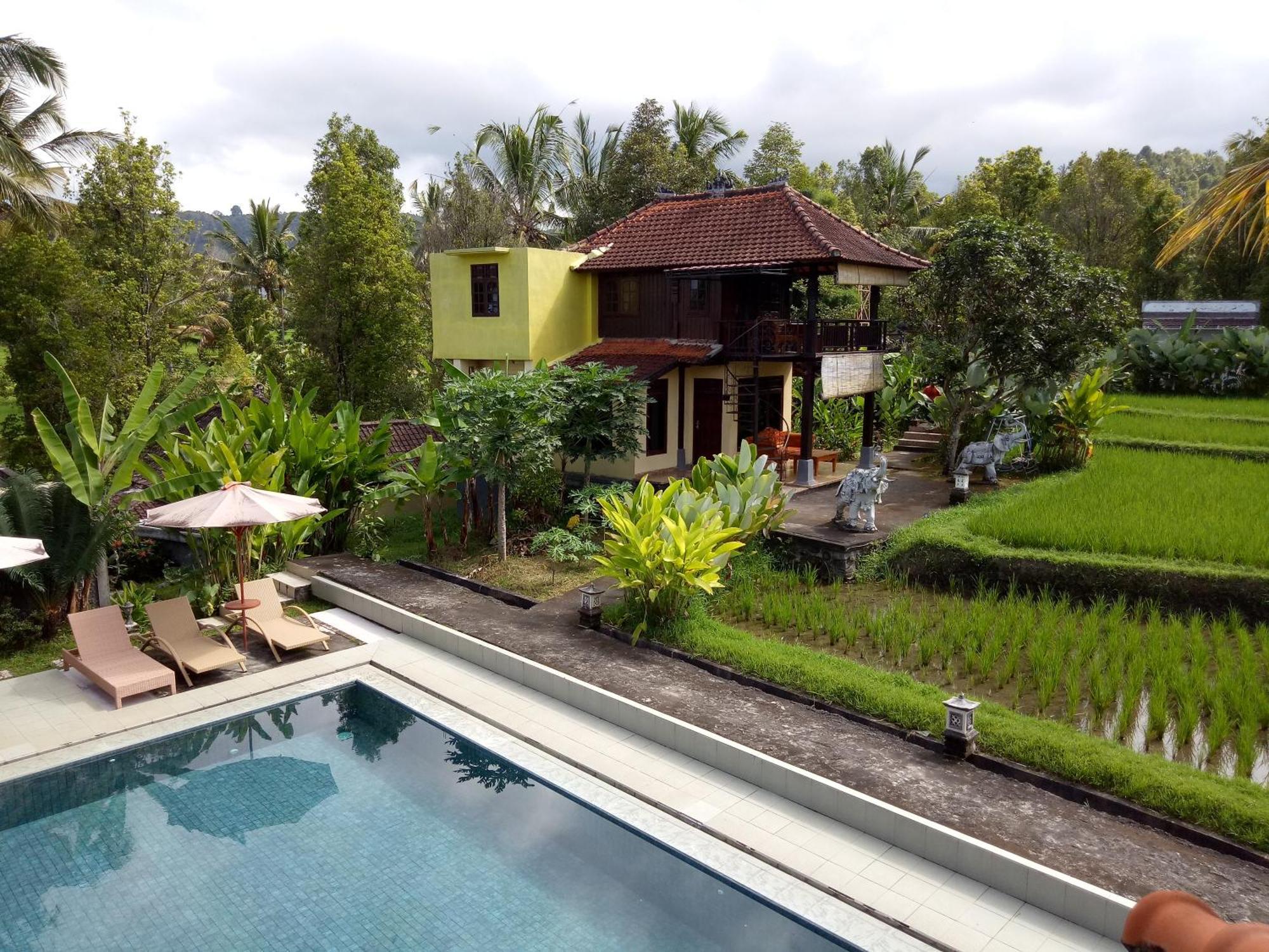 Atres Villa Munduk  Exterior photo